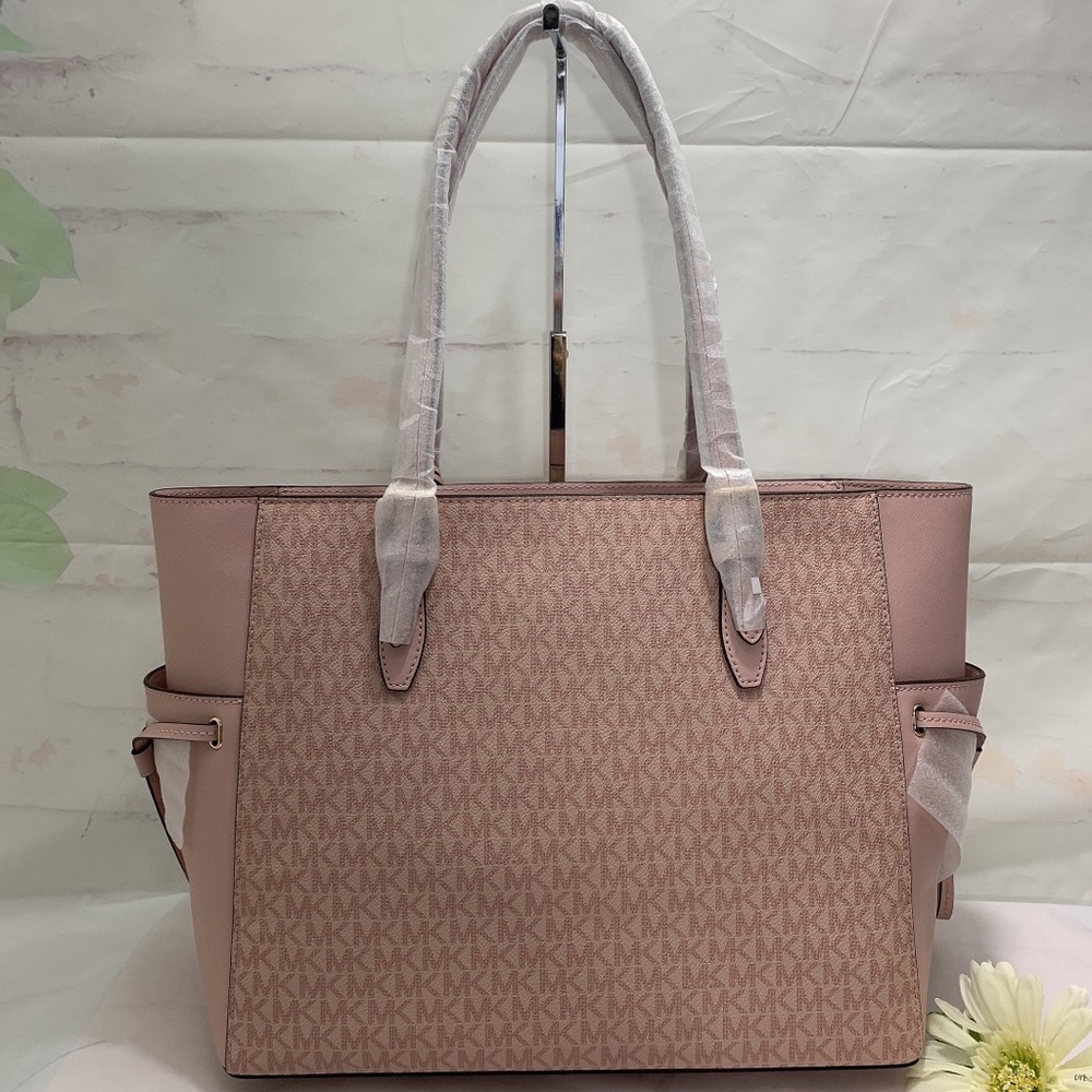 Michael Kors Gilly Large Drawstring Tote Set - Picture 3 of 9